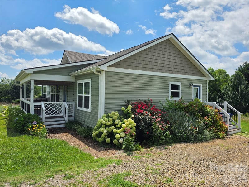 111 Bluebird Meadows Ct, Alexander, NC 28701