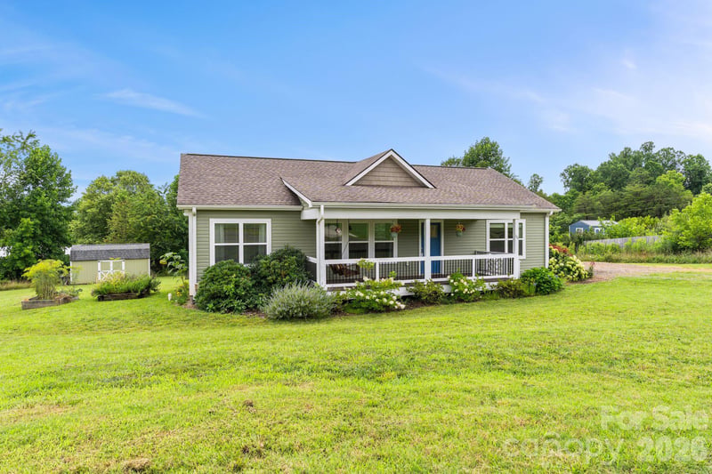 111 Bluebird Meadows Ct, Alexander, NC 28701