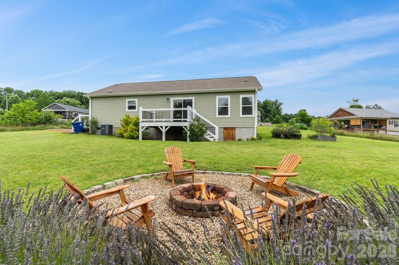 111 Bluebird Meadows Ct, Alexander, NC 28701