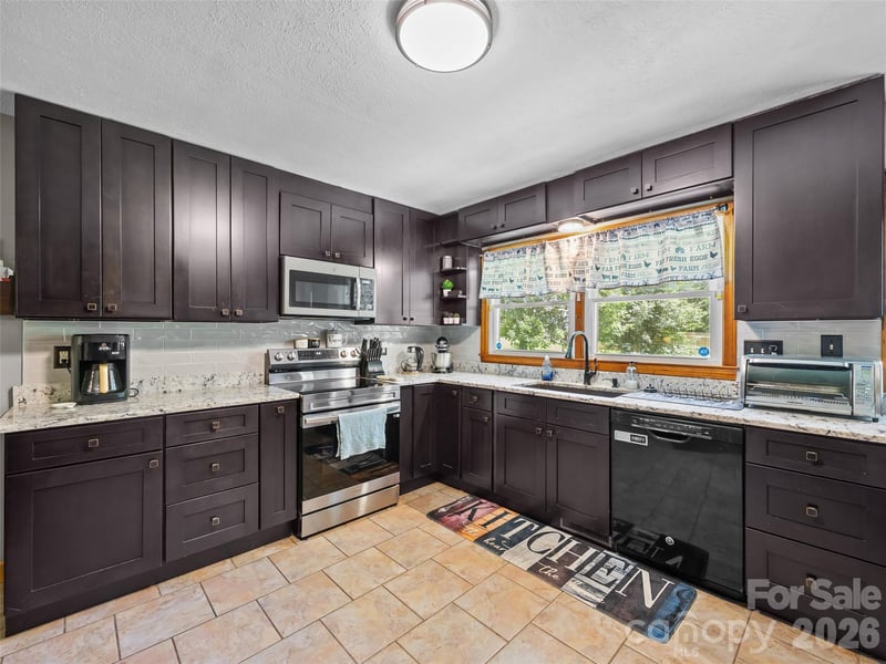 50 Baldwin Rd, Arden, NC 28704