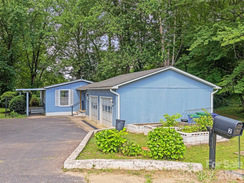 2 Lost Forest Dr, Candler, NC 28715