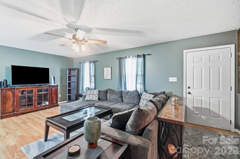 1001 Highland Woods Dr, Kannapolis, NC 28083