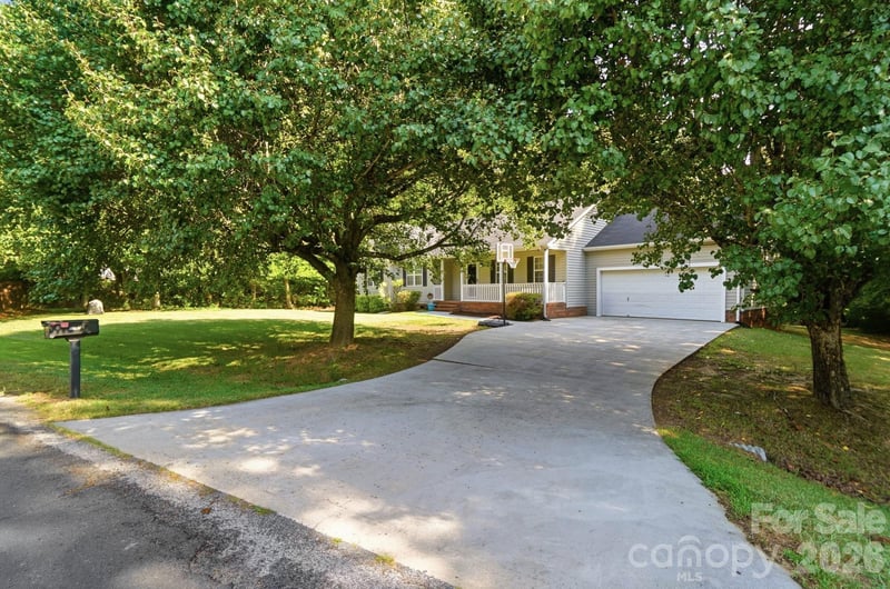 1001 Highland Woods Dr, Kannapolis, NC 28083