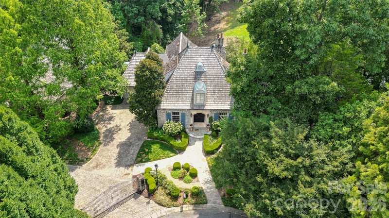 2214 La Maison Dr, Charlotte, NC 28226