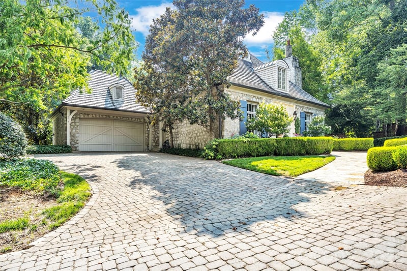 2214 La Maison Dr, Charlotte, NC 28226