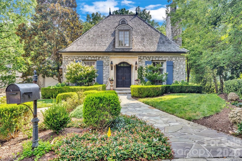 2214 La Maison Dr, Charlotte, NC 28226