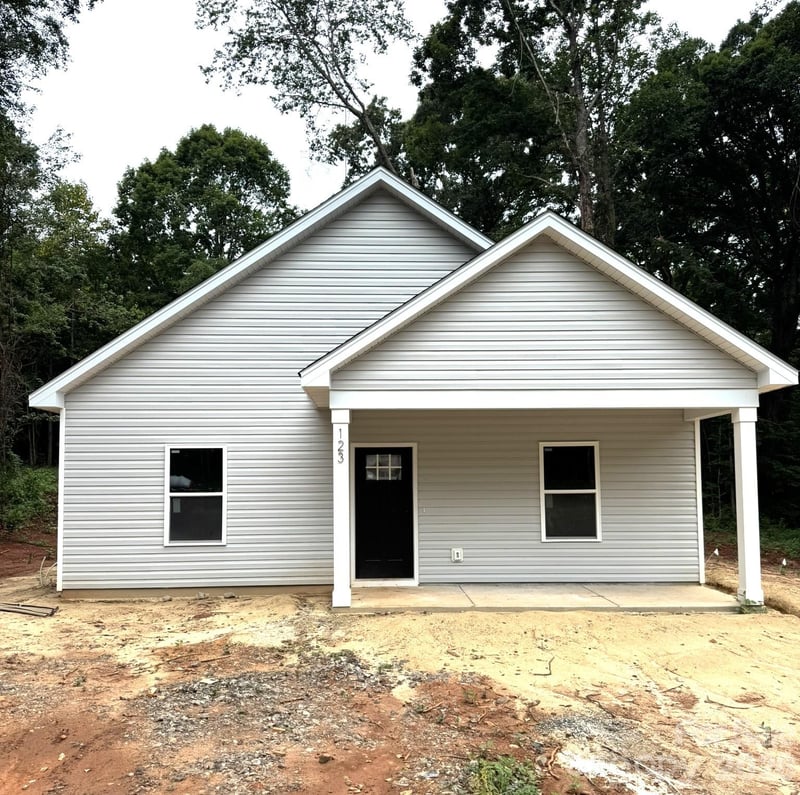 123 Kingswood Dr, Statesville, NC 28625