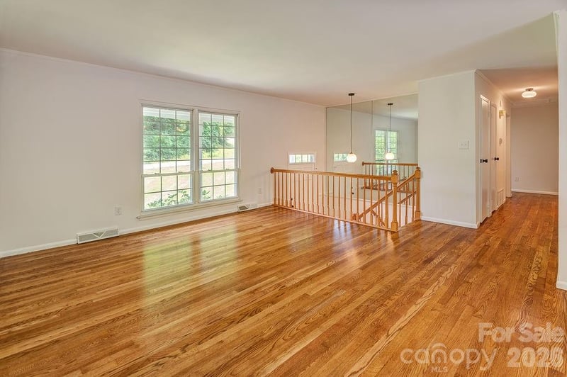 47 Bell Rd, Asheville, NC 28805