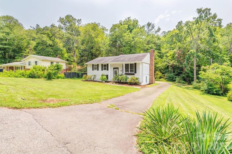 47 Bell Rd, Asheville, NC 28805