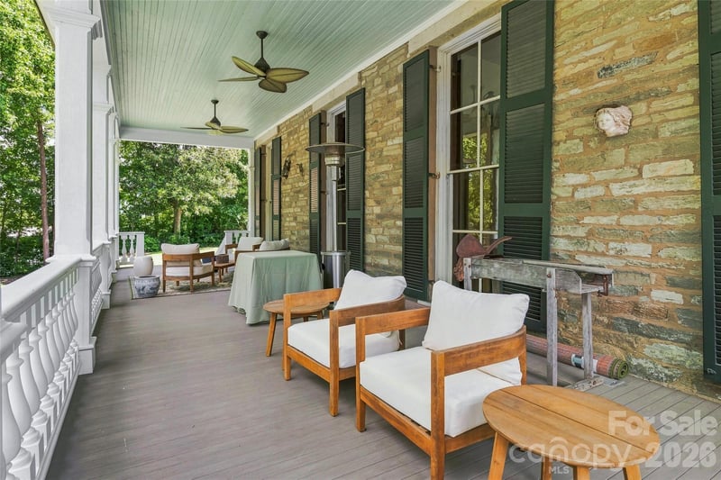 31 Meadows Blake House Ln, Fletcher, NC 28732