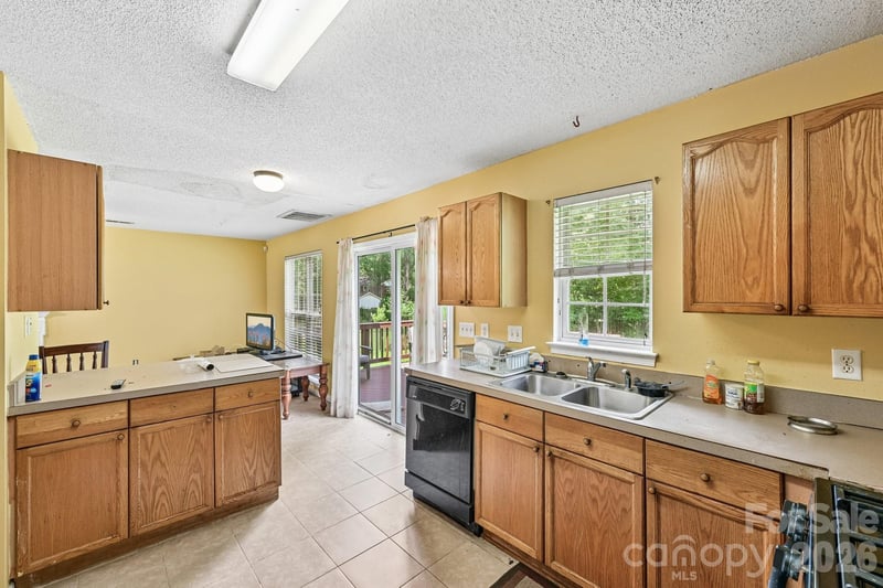7329 Starvalley Dr, Charlotte, NC 28210