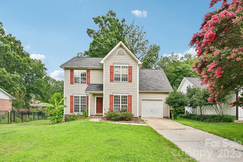 7329 Starvalley Dr, Charlotte, NC 28210
