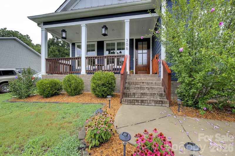 306 Clay St, Belmont, NC 28012