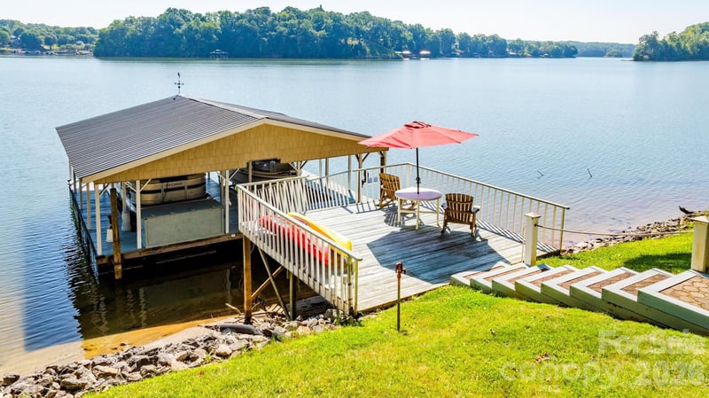 8470 Marina Ln, Catawba, NC 28609