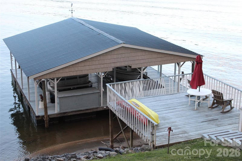 8470 Marina Ln, Catawba, NC 28609