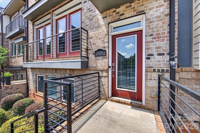 2115 Garabrandt Ln, Charlotte, NC 28204