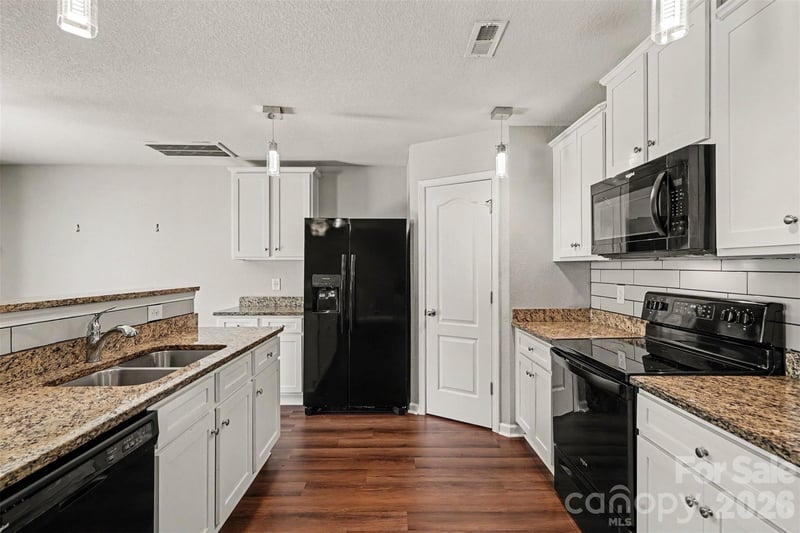 3337 Ellingford Rd, Charlotte, NC 28214
