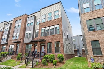 1018 Simcoe Ln, Charlotte, NC 28217