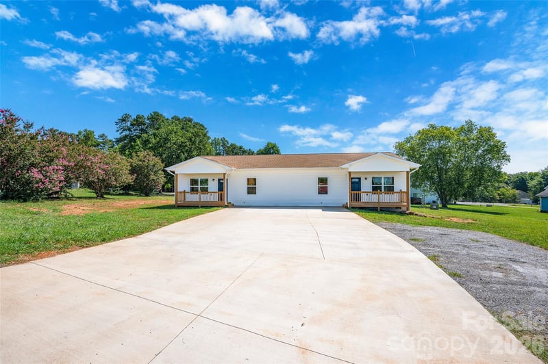 4000 Herman Sipe Rd, Conover, NC 28613