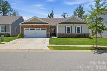 7735 Stonehouse Dr, Gastonia, NC 28056