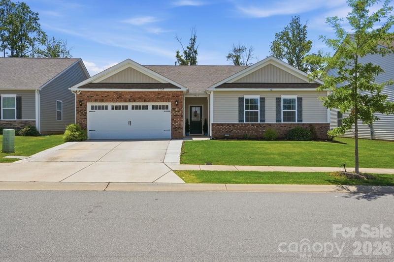 7735 Stonehouse Dr, Gastonia, NC 28056