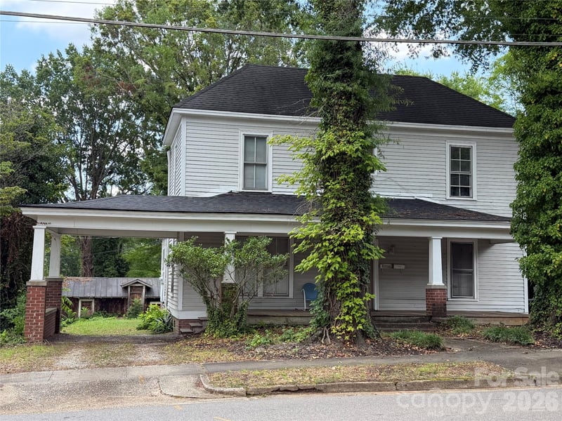 403 Race St, Statesville, NC 28677