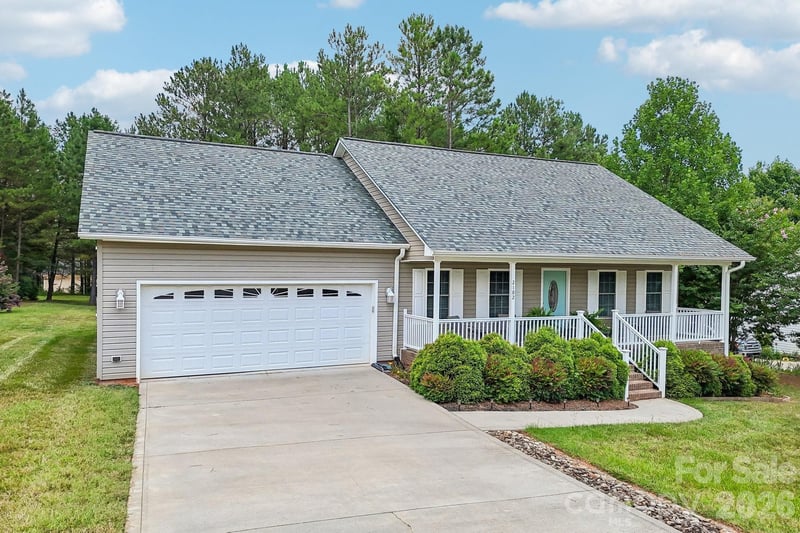 2182 Evergreen Dr, Newton, NC 28658