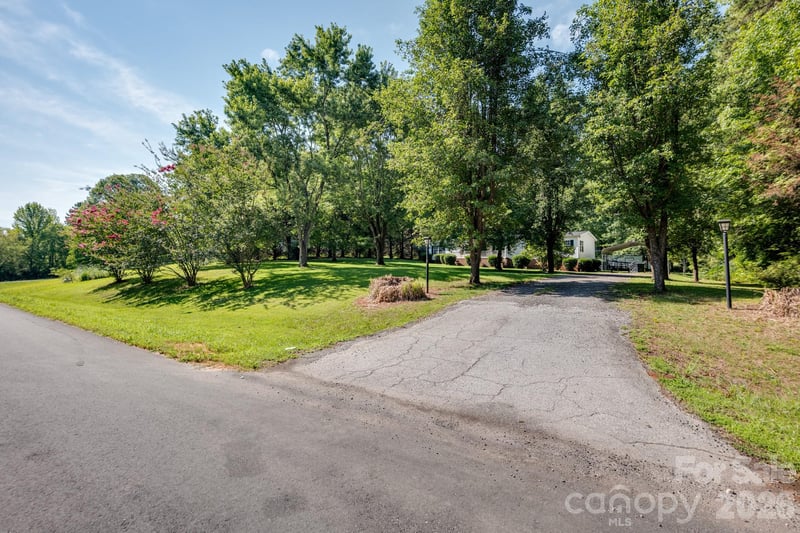 2322 Cyrus Dr, Clover, SC 29710