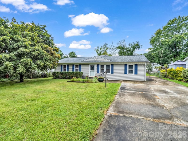 119 Scenic View Dr, Swannanoa, NC 28778