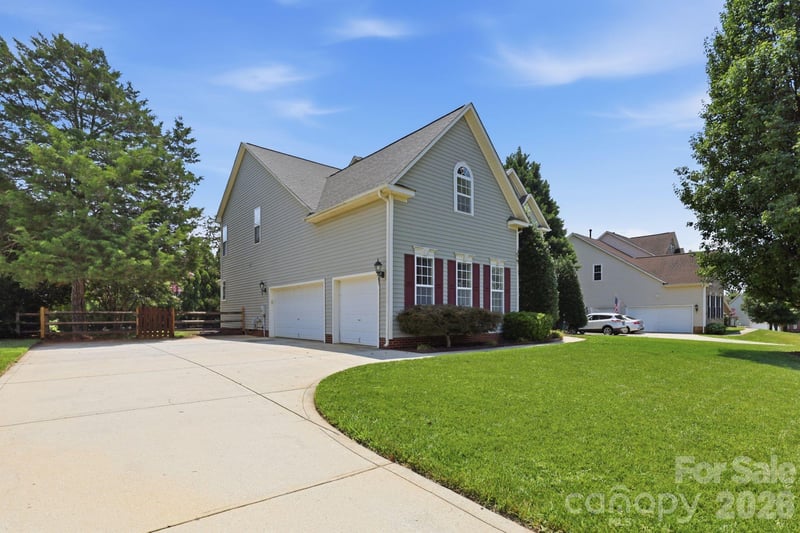 151 Corona Cir, Mooresville, NC 28117