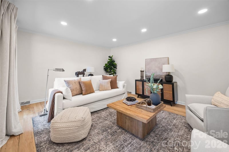 1340 Piccadilly Dr, Charlotte, NC 28211