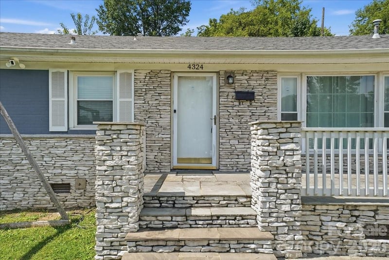 4324 Hidden Valley Rd, Charlotte, NC 28213