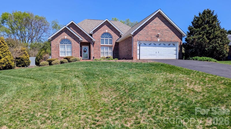 3992 Brickfield St, Hickory, NC 28602