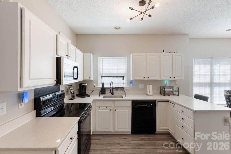 5782 Dove Point Dr, Concord, NC 28025