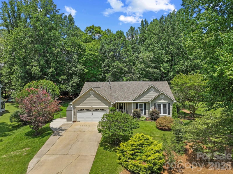 239 Windsor Forest Cir, Fletcher, NC 28732