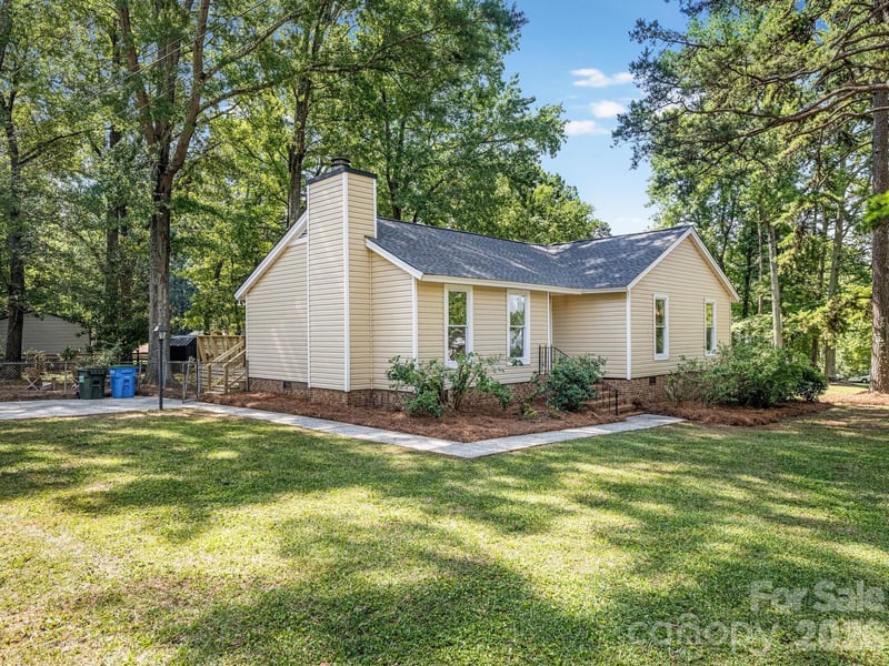 9501 Buckskin Ln, Charlotte, NC 28227