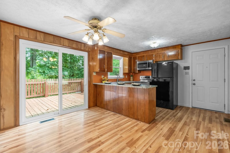 2428 Cedar Valley Dr, Conover, NC 28613