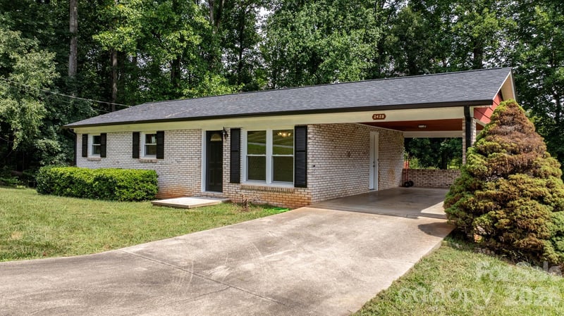 2428 Cedar Valley Dr, Conover, NC 28613