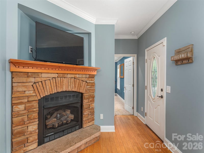 527 East St, Candler, NC 28715