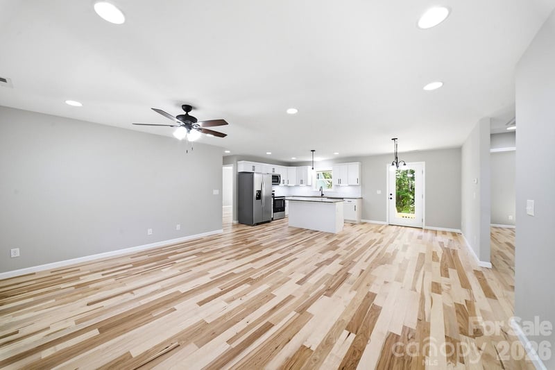 322 Jody St, East Flat Rock, NC 28726