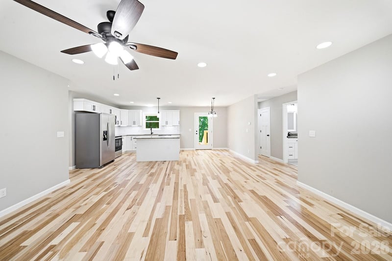 322 Jody St, East Flat Rock, NC 28726