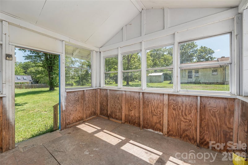 308 Substation St, Hendersonville, NC 28792