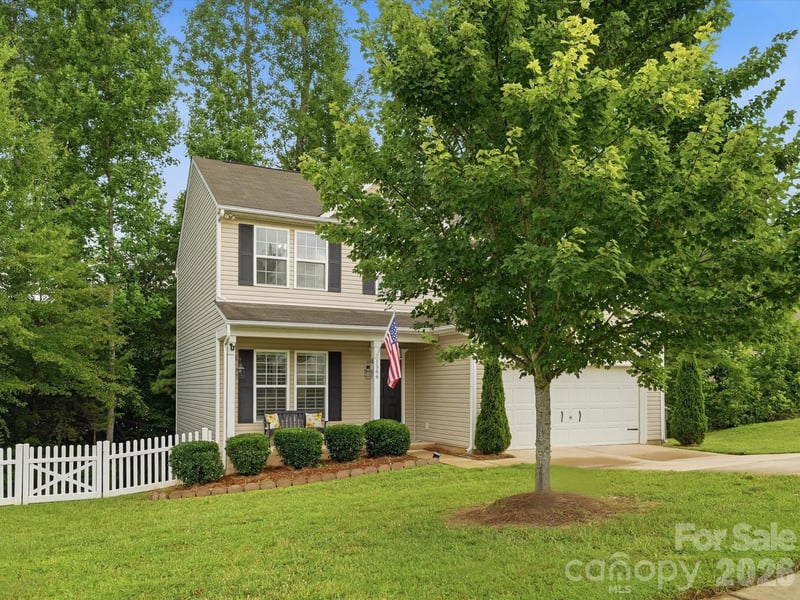 1566 Glenbar Ct, Clover, SC 29710