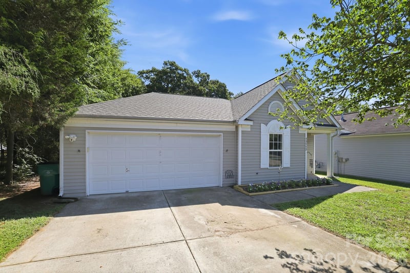 13113 Young Fawn Ct, Charlotte, NC 28278
