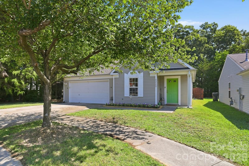 13113 Young Fawn Ct, Charlotte, NC 28278