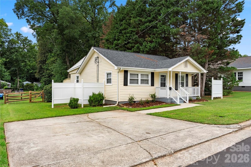 112 Harris St, Belmont, NC 28012