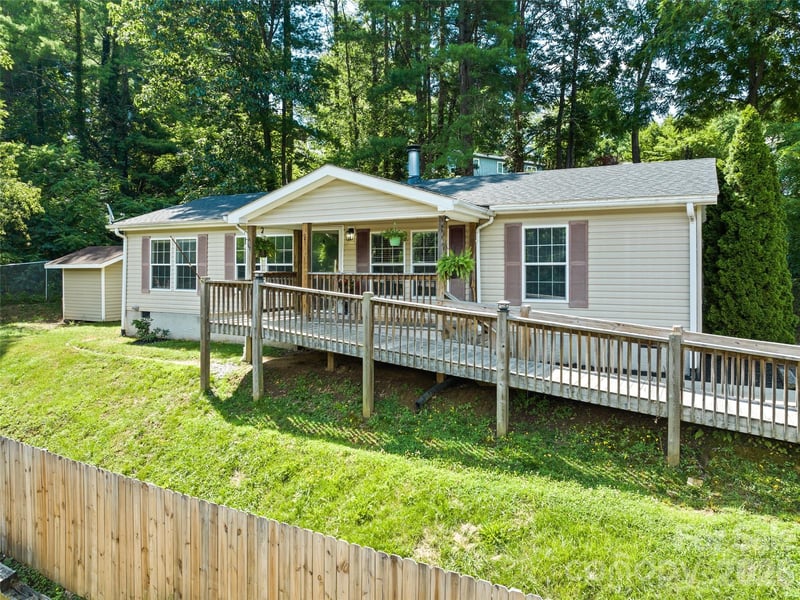 26 Cedar St, Canton, NC 28716