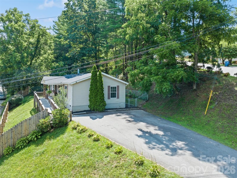 26 Cedar St, Canton, NC 28716