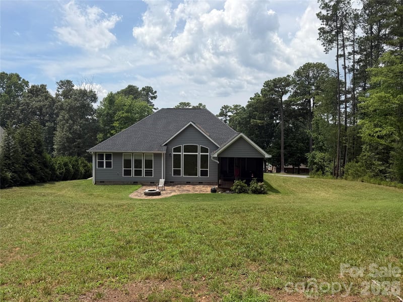 4072 Barbrick St, Sherrills Ford, NC 28673