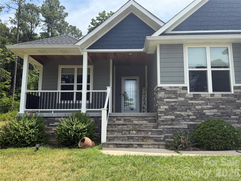 4072 Barbrick St, Sherrills Ford, NC 28673
